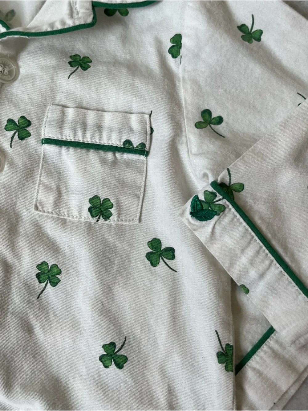 Kids Petite Plume Pajama Set 12/18m White Green Clovers Button Front